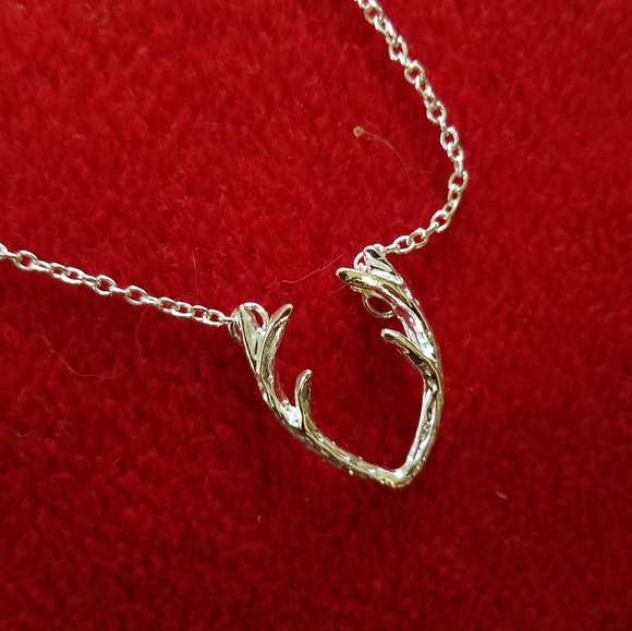 Jewelry - Fun Silver Antler Necklace